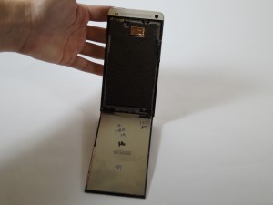Разборка HTC One Шаг 3