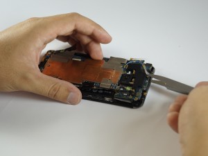 Замена динамика HTC One - Шаг 7